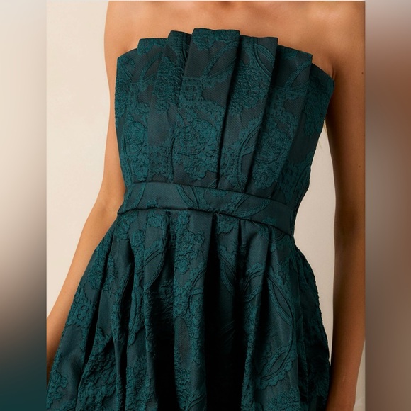 NWT Emerald green strapless, holiday party/ special occasion dress. Small - Picture 2 of 6